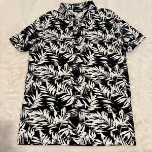 Express Men’s Black and White Leaves Short Sleeve Collar Shirt